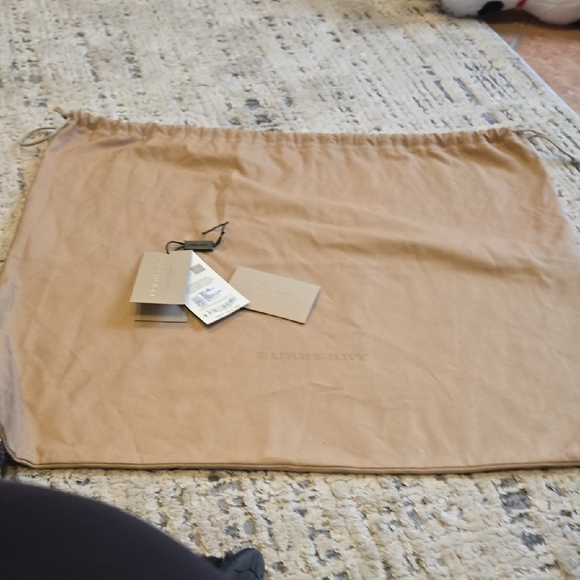 Burberry Women's Medium Maidstone Tote - Picture 10 of 12